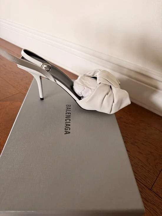Balenciaga White Nappa Soft Leather Bow Knife Sandal - size 38 - Picture 2 of 5